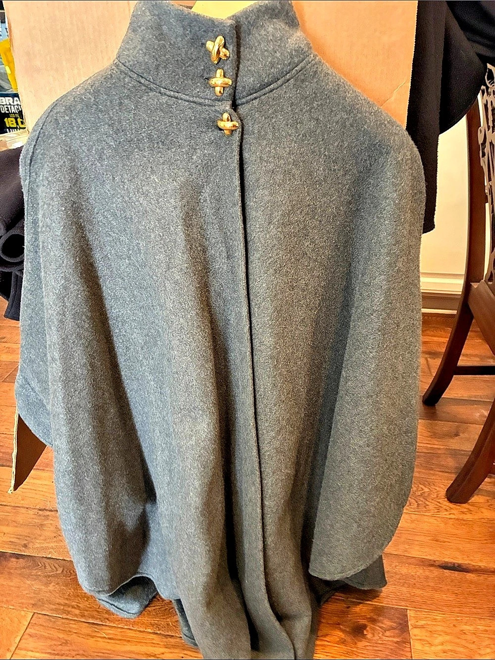 Amanda Smith Gray Cape with Gold Tone Buttons Closures Like New